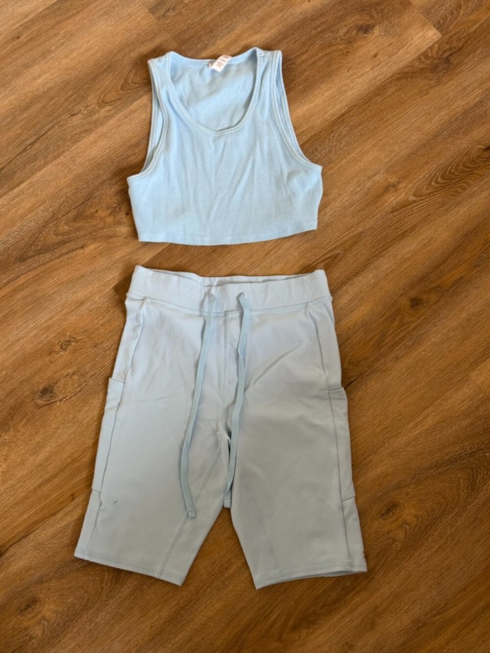 Baby blue ALO Yoga workout set